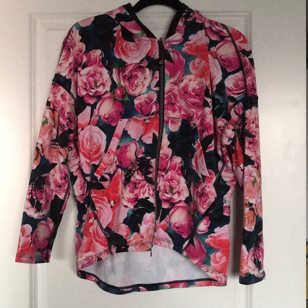LULULEMON stretch activewear/lifestyle jacket